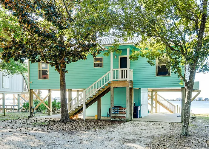 Holiday home Gem W/ Beachfront Patio & Sunset Pier!