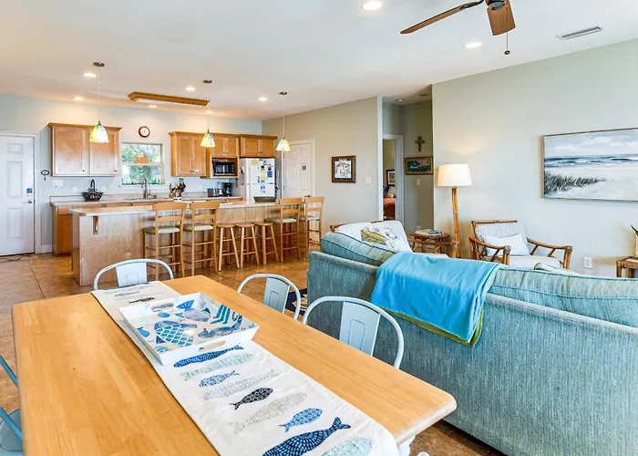Gem W/ Beachfront Patio & Sunset Pier!