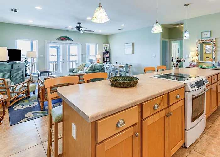 Holiday home Gem W/ Beachfront Patio & Sunset Pier! Gulf Shores