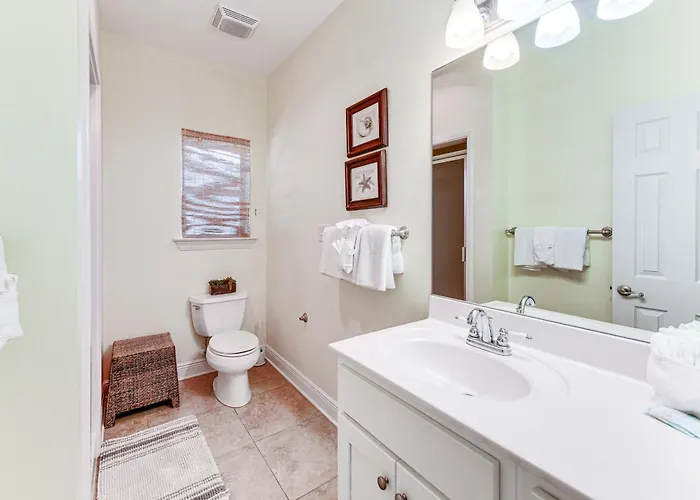 Gem W/ Beachfront Patio & Sunset Pier! Holiday home