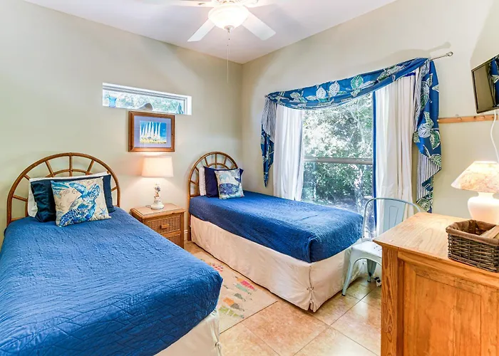 Gem W/ Beachfront Patio & Sunset Pier! Holiday home