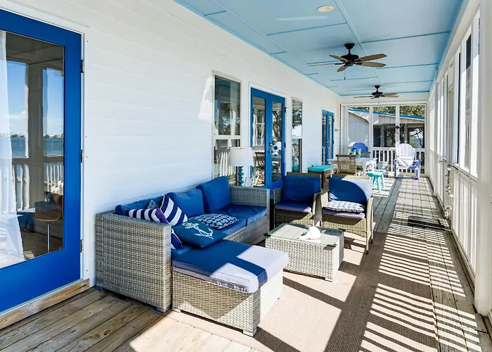 Gem W/ Beachfront Patio & Sunset Pier! Holiday home *