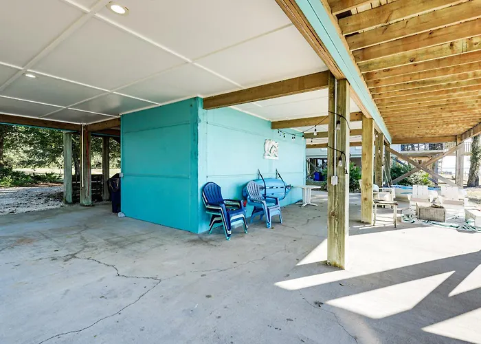 Holiday home Gem W/ Beachfront Patio & Sunset Pier! *